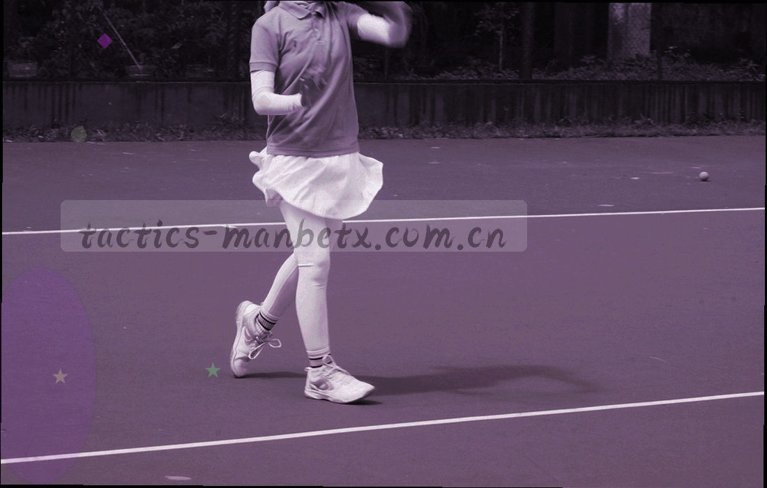 比分记录本与手写批注的俯拍